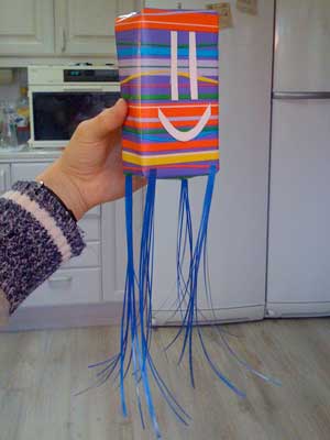 Gift wrapping inspired by box jellyfish.