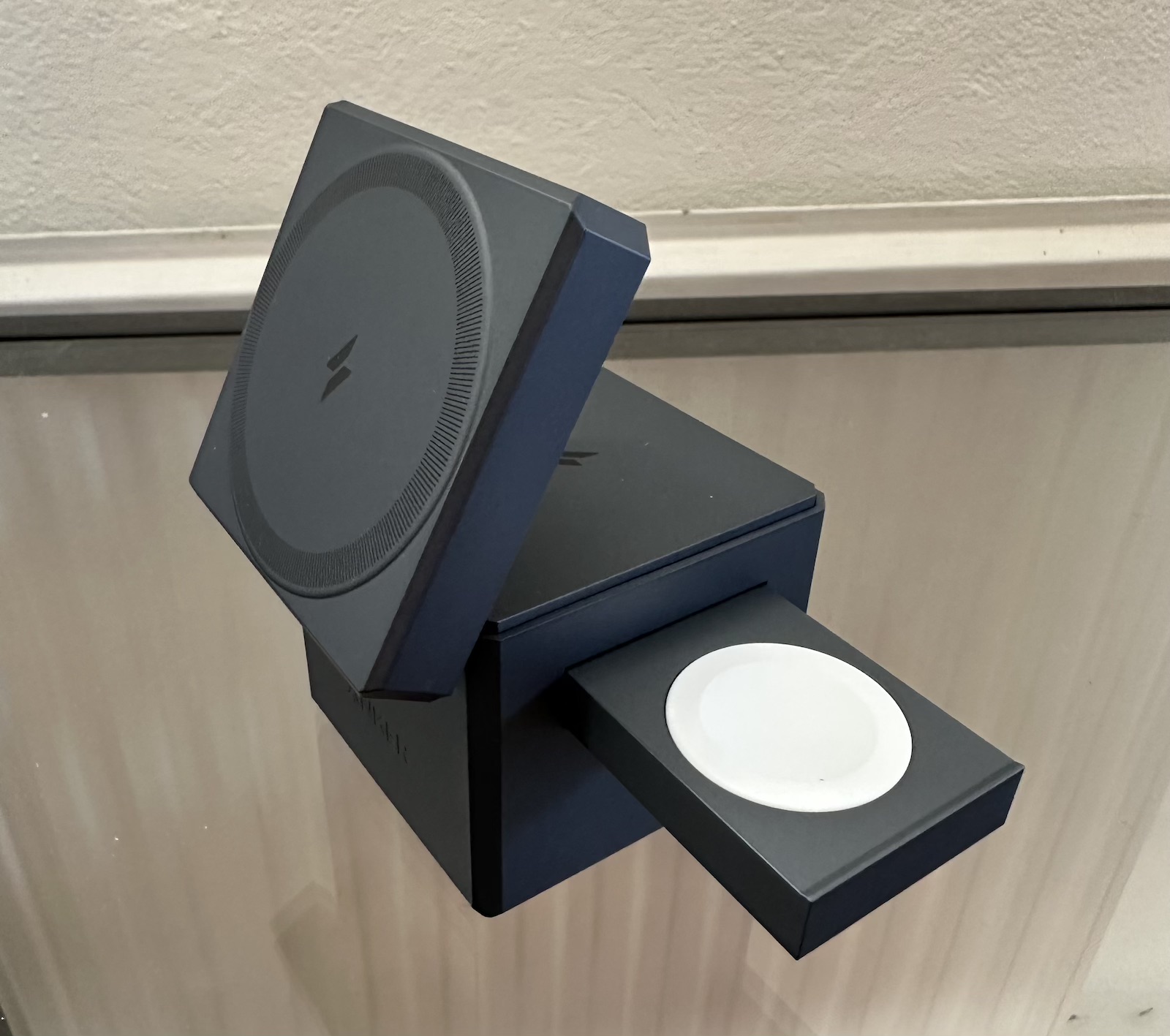 Anker cube, top up and watch tray extended