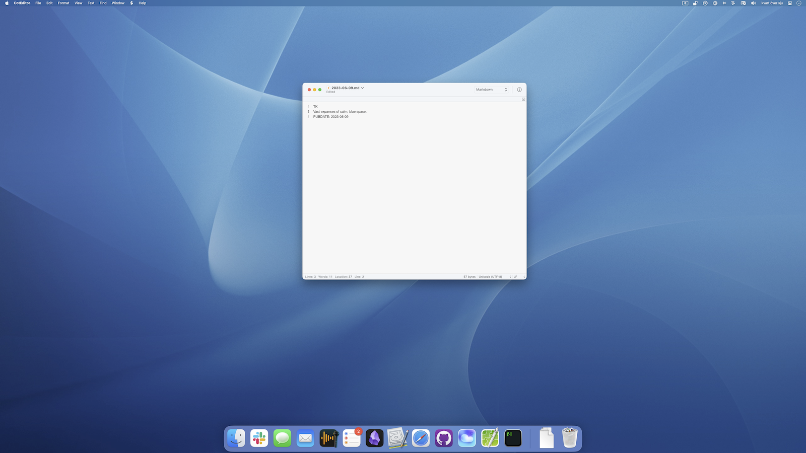 6K desktop with just a single text editor window in the middle