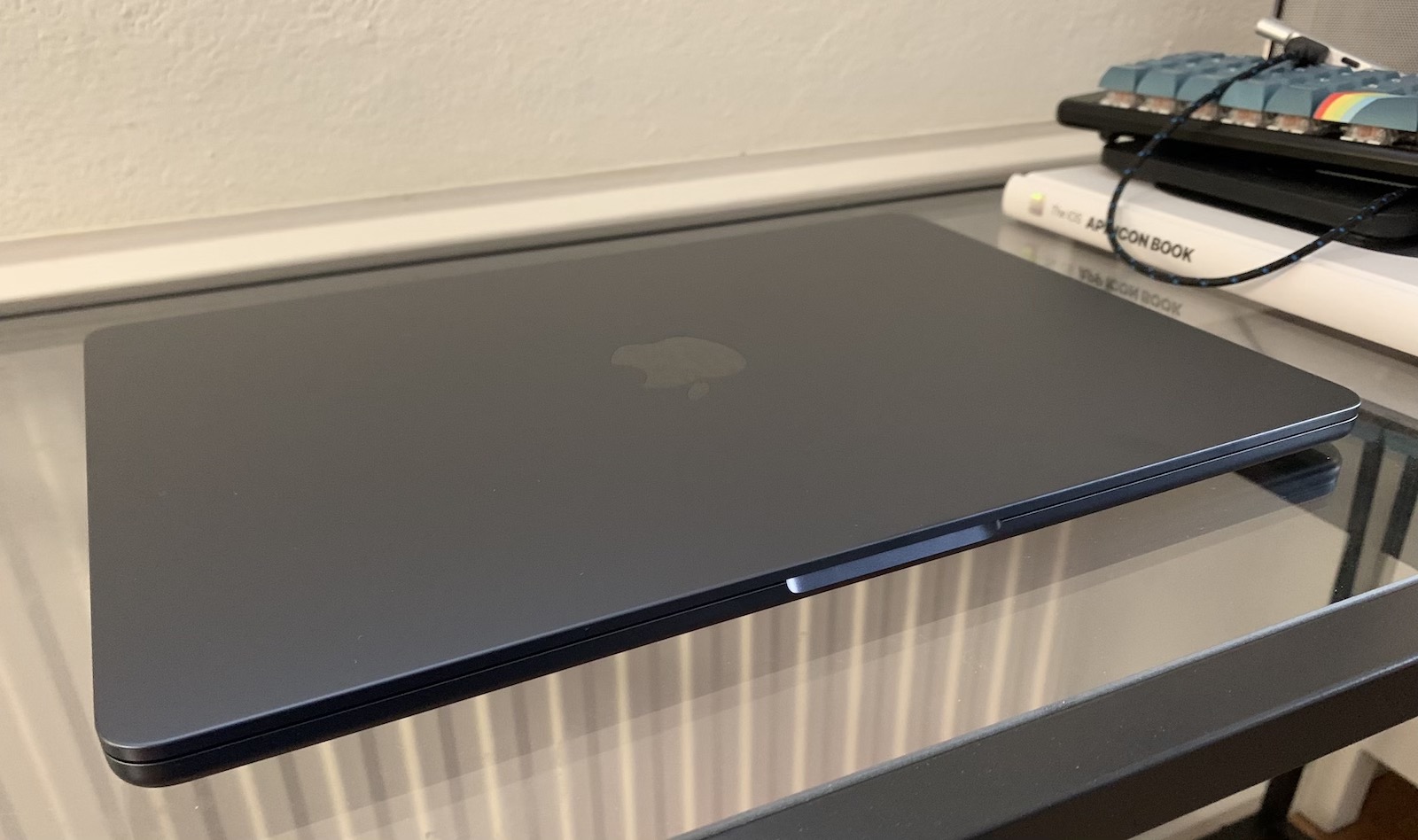 No fingerprints on the Macbook air … yet